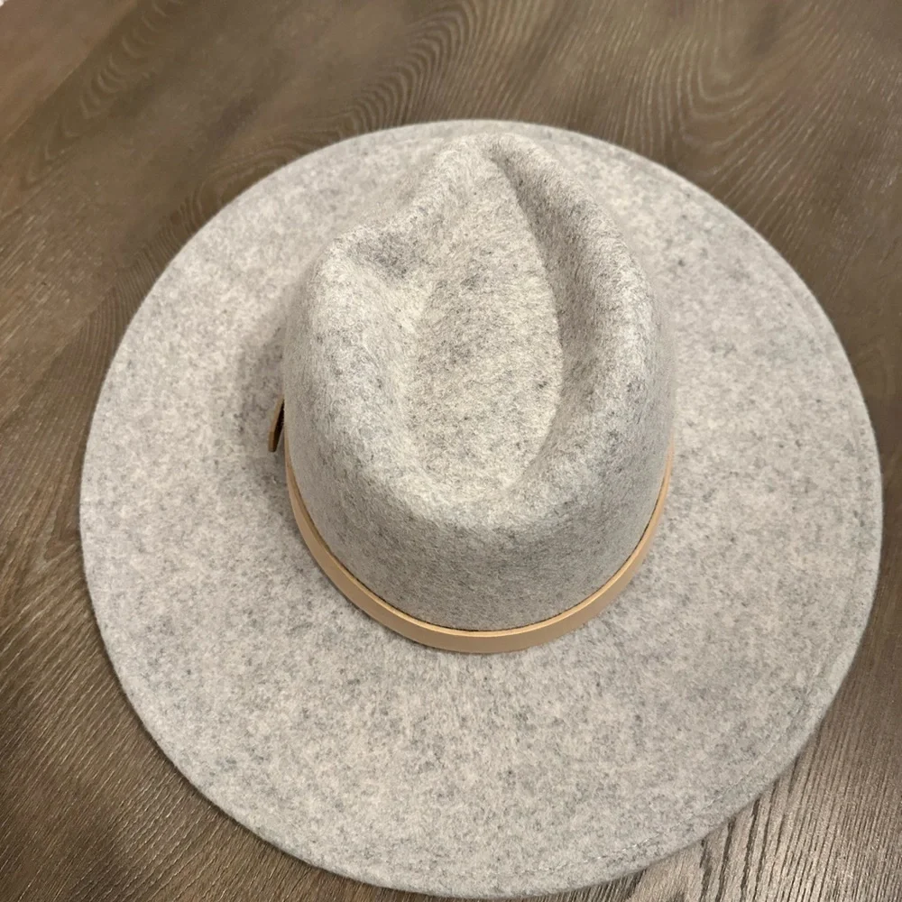Women’s Boutique Fedora Heather Gray Hat‎ with Cream Strap